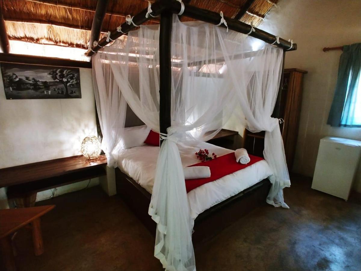 Pumusa Bushcamp Hluhluwe Exterior photo